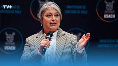 Jeannette Jara: el peso del carnet político