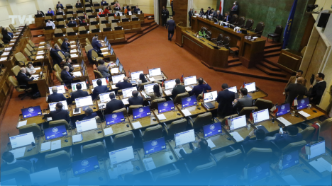 Exasesora acusa al diputado Cosme Mellado de abuso sexual durante labores parlamentarias