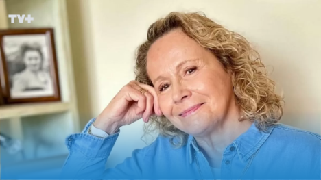 Polémica en la TV: Eli de Caso rechaza debate salarial tras salida de Paulina Nin