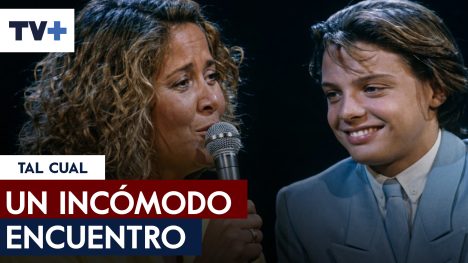 Andrea Tessa sorprendida por Luis Miguel en el escenario