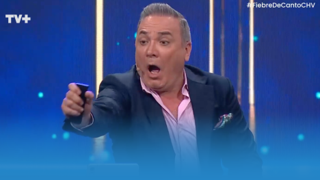 ¡Se rompió! Luis Jara protagonizó divertido chascarro en Fiebre de Canto